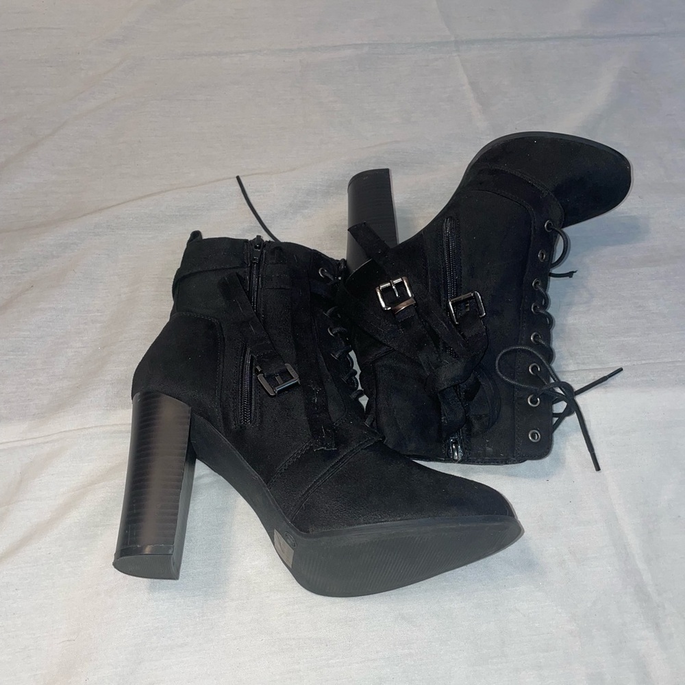 Wild Dive Women's Size 10 Just Fab Ankle Booties Lace up Buckles Faux Suede - Picture 6 of 12